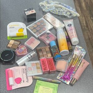 25 pc makeup bundle price firm no bundling